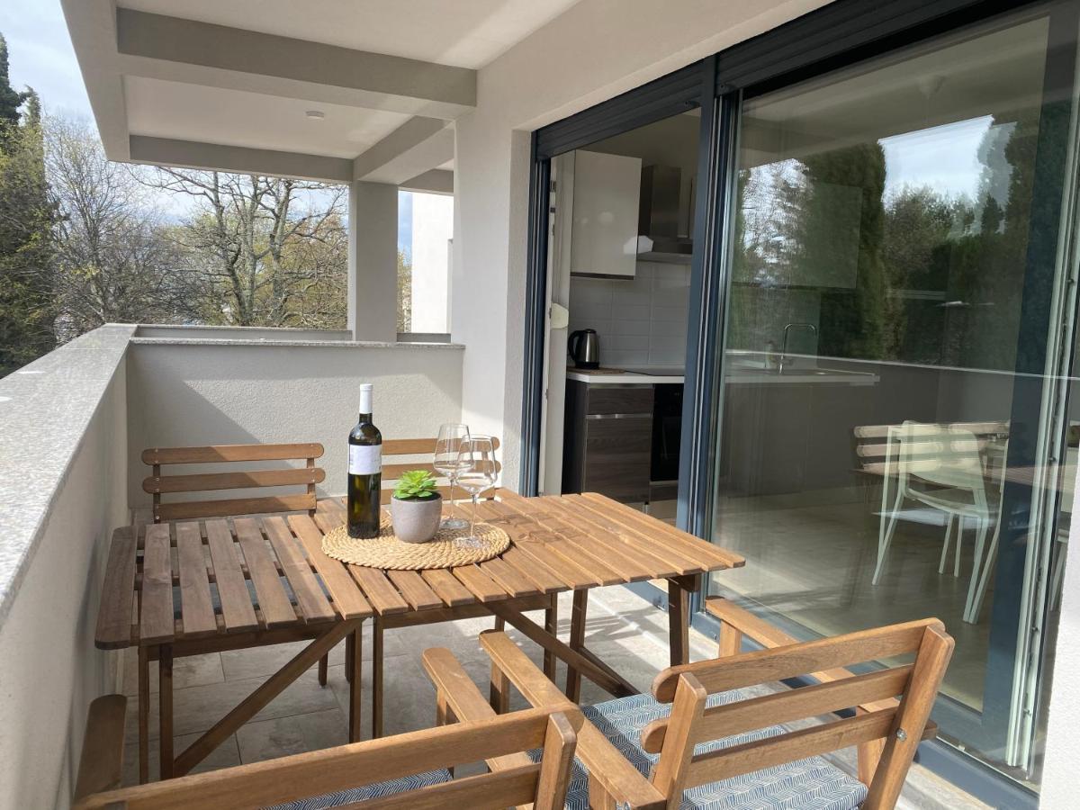 M Plus Residence Pinezići Dış mekan fotoğraf