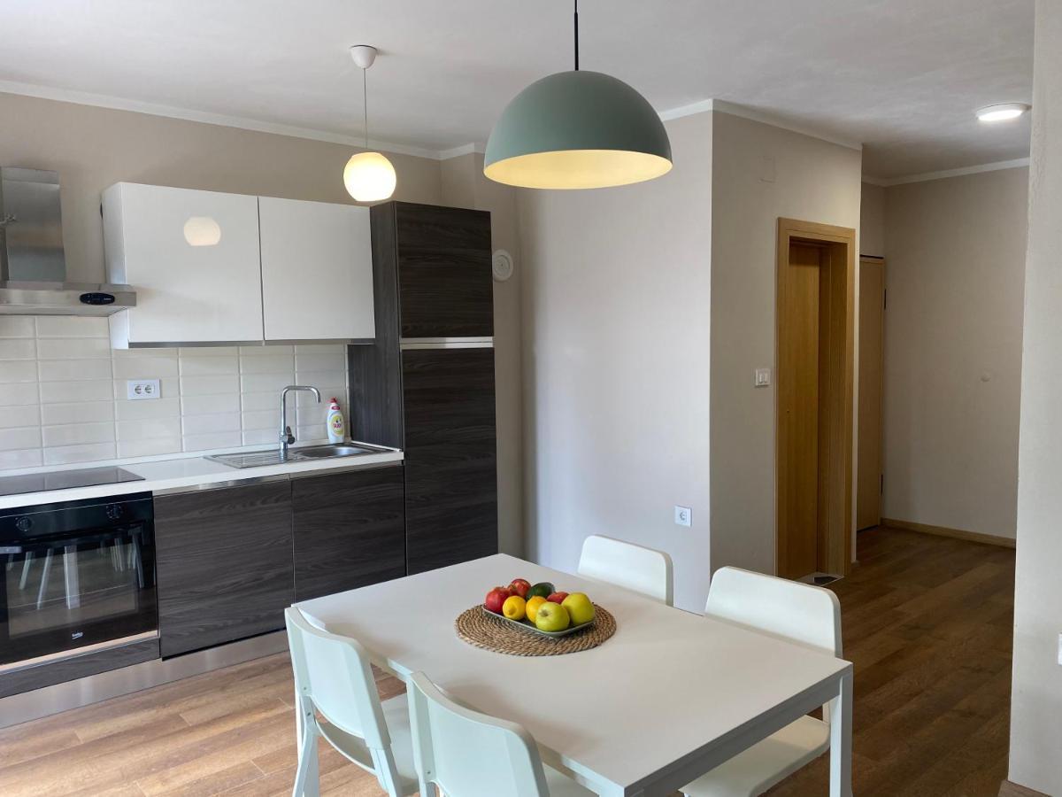 M Plus Residence Pinezići Dış mekan fotoğraf
