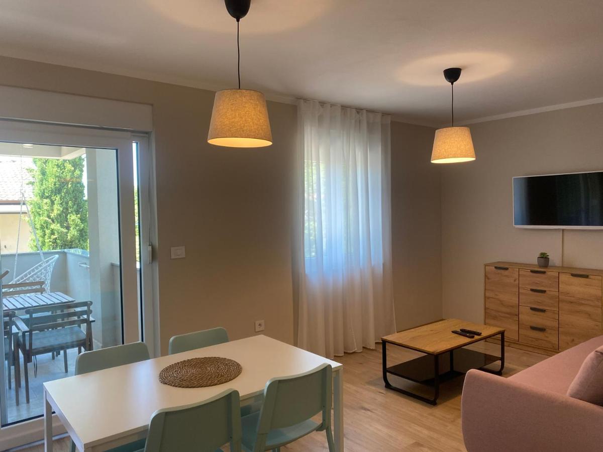 M Plus Residence Pinezići Dış mekan fotoğraf