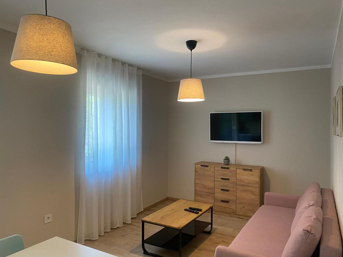 M Plus Residence Pinezići Dış mekan fotoğraf