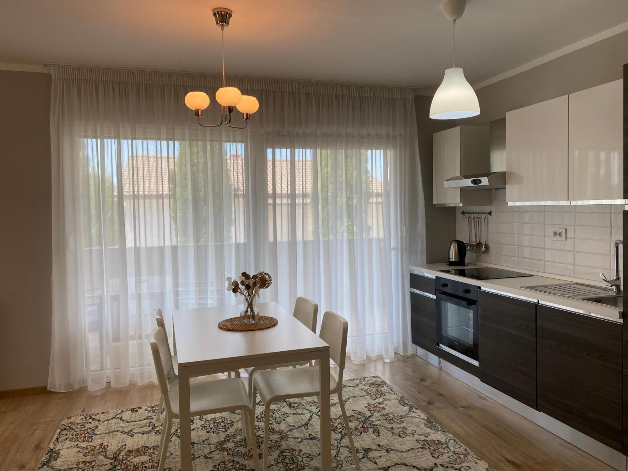 M Plus Residence Pinezići Dış mekan fotoğraf