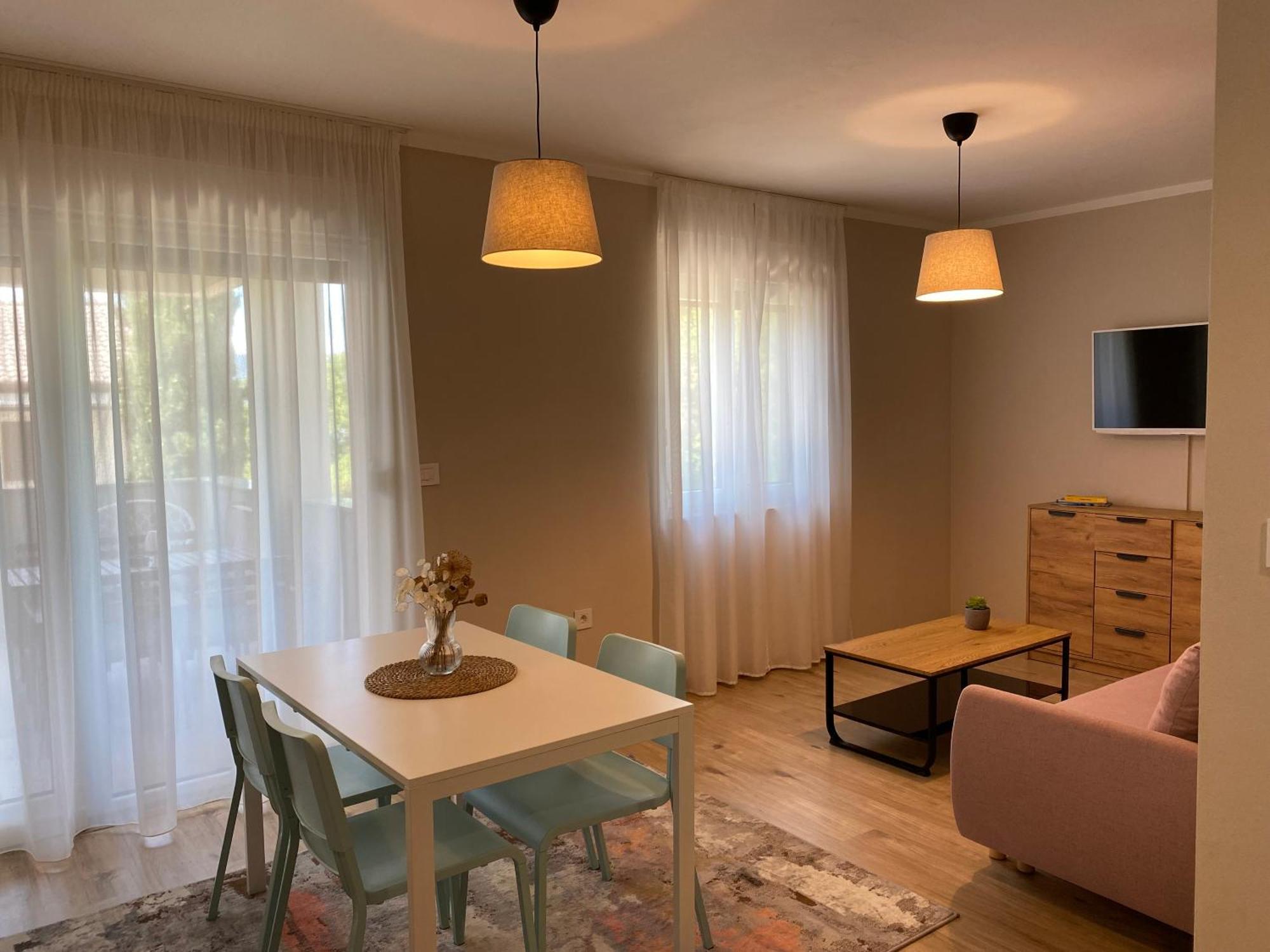 M Plus Residence Pinezići Dış mekan fotoğraf